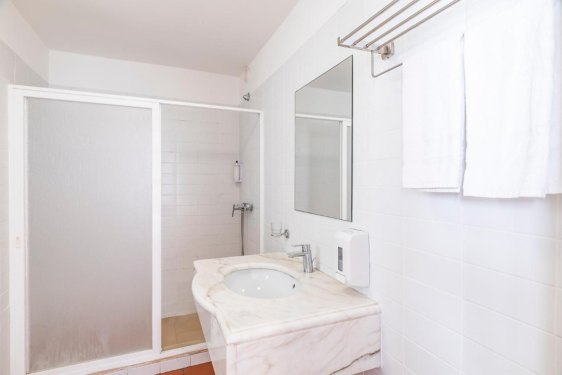 Quarto Triplo com Casa de Banho